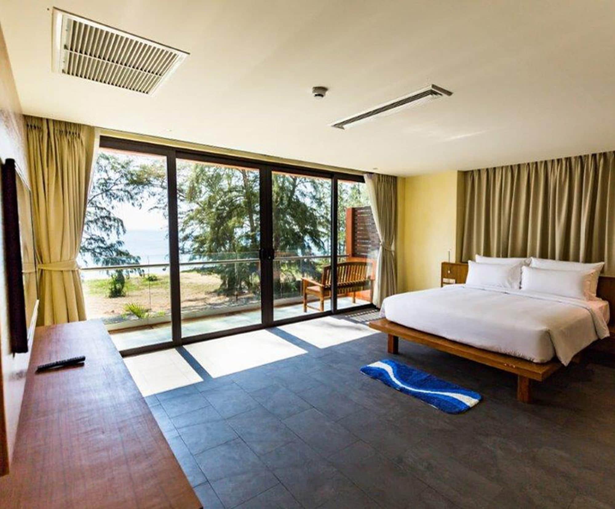 Coriacea Beachfront Boutique Phuket Resort - Sha Plus Майкао-Бич Экстерьер фото